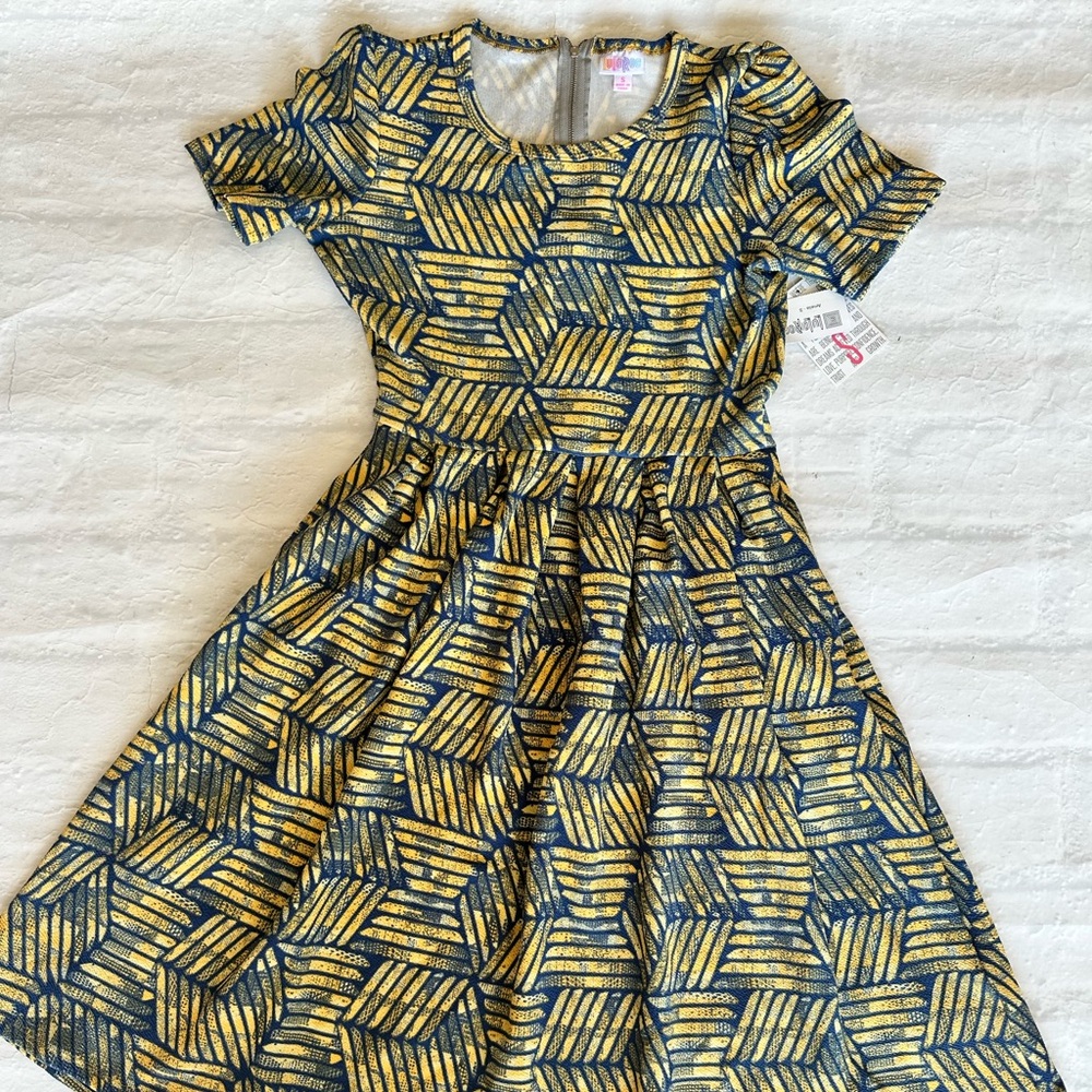✨NWT✨ Lularoe Amelia Dress size small